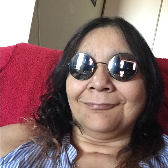 Meet your Posher, Kim - Picture 1 of 1